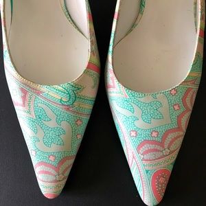 Dolce & Gabbana paisley kitten heel pumps 37